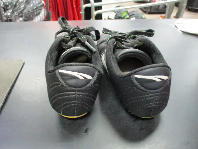 Used Procat Size 12Y Cleats (DOESNT HAVE INSOLE)